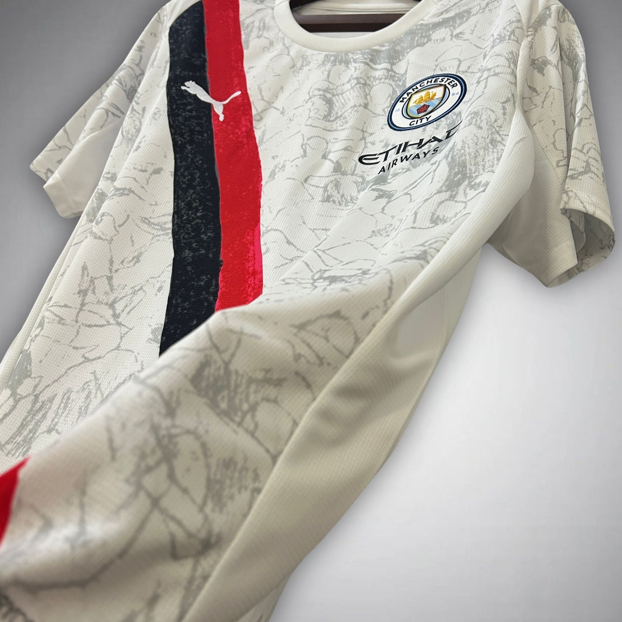 25/26 Manchester City Away Shirt