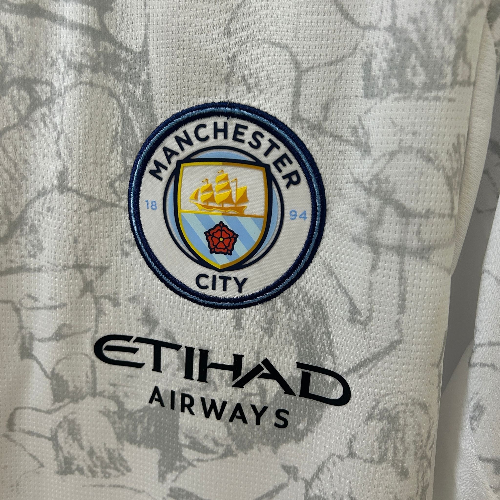 25/26 Manchester City Away Shirt