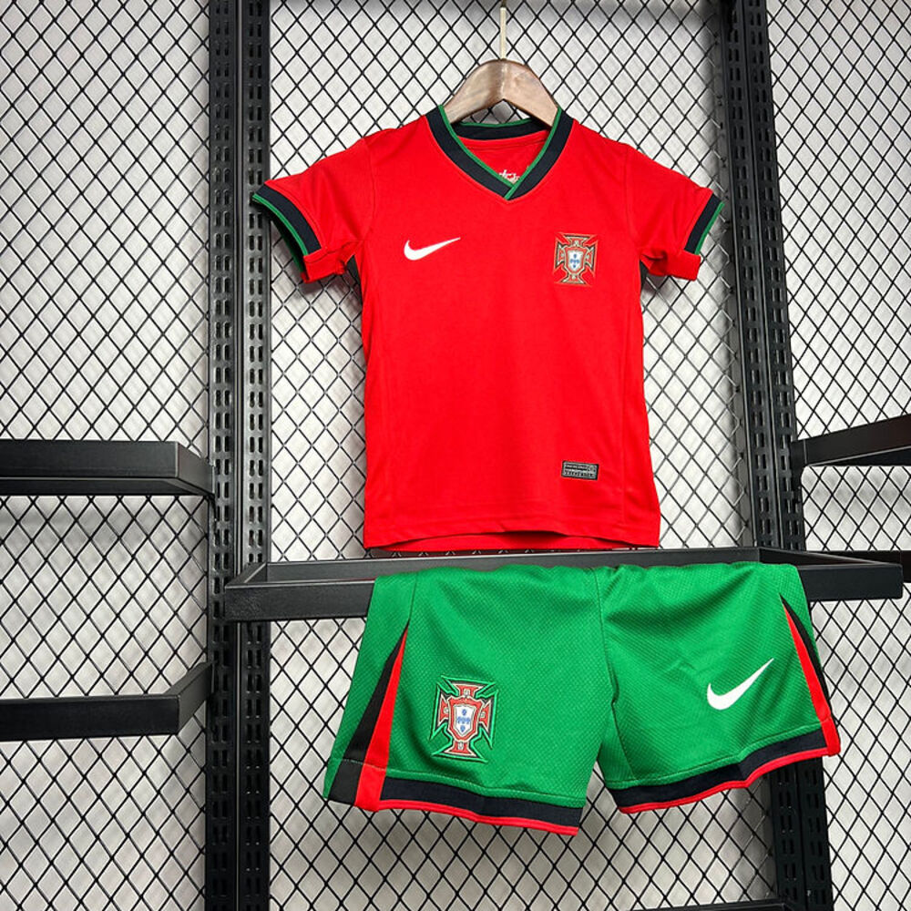 ronaldo kids football kit portugal 2025 home red