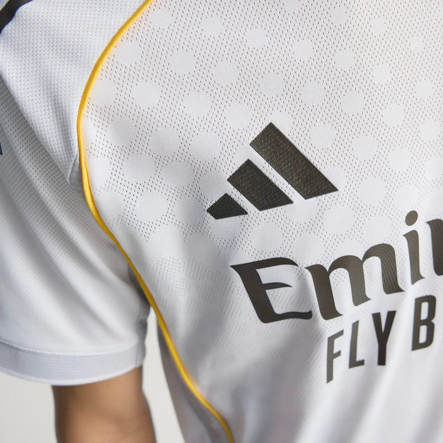 2025-2026 Real Madrid Shirt - Home