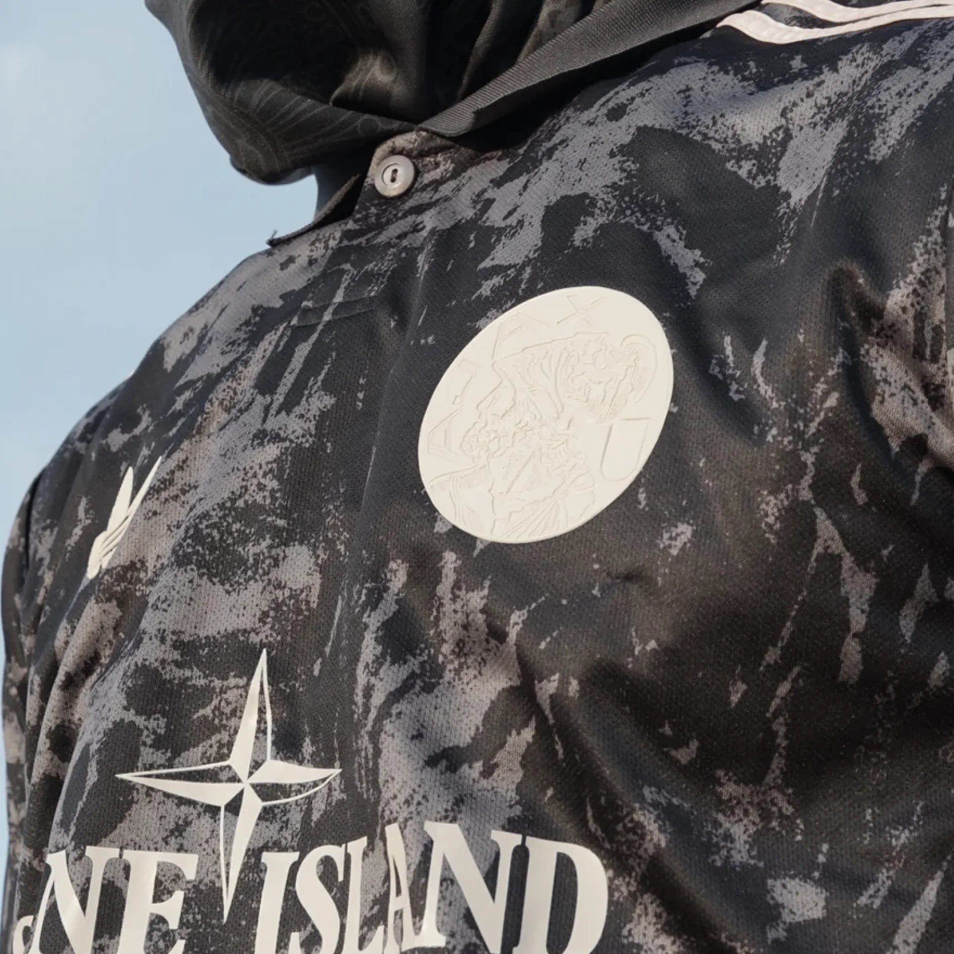 Ajax Stone Island Trikot 2024-25