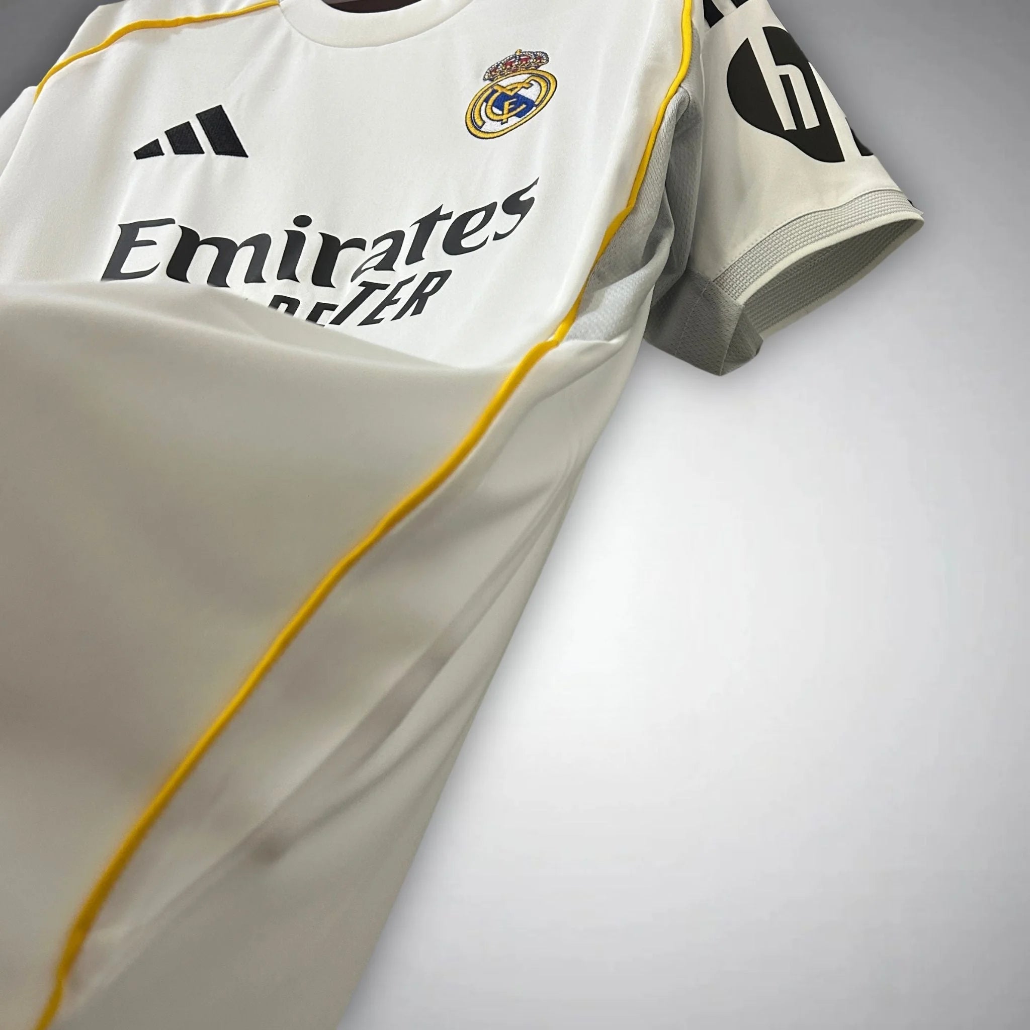 2025-2026 Real Madrid Shirt - Home