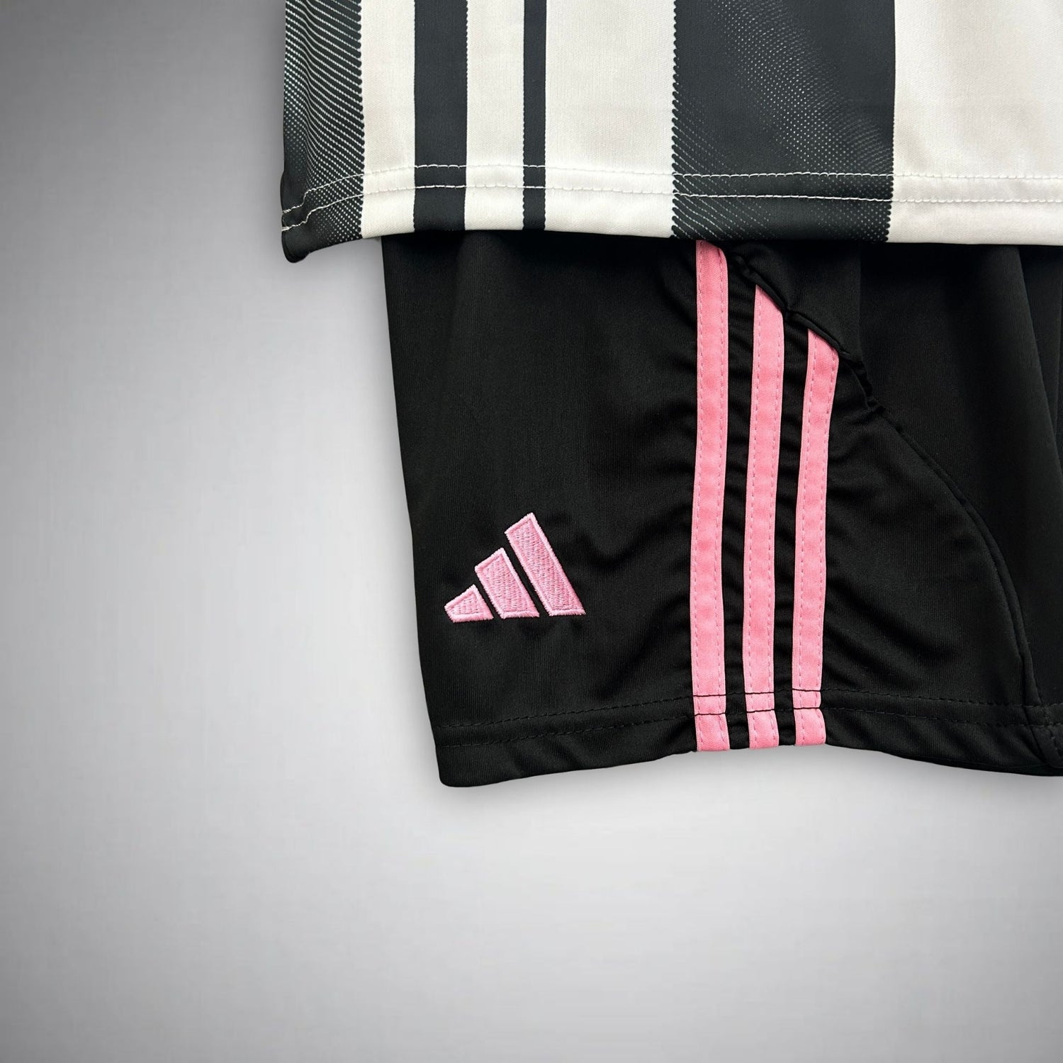 2025/26 Juventus Home Kids Football Kit