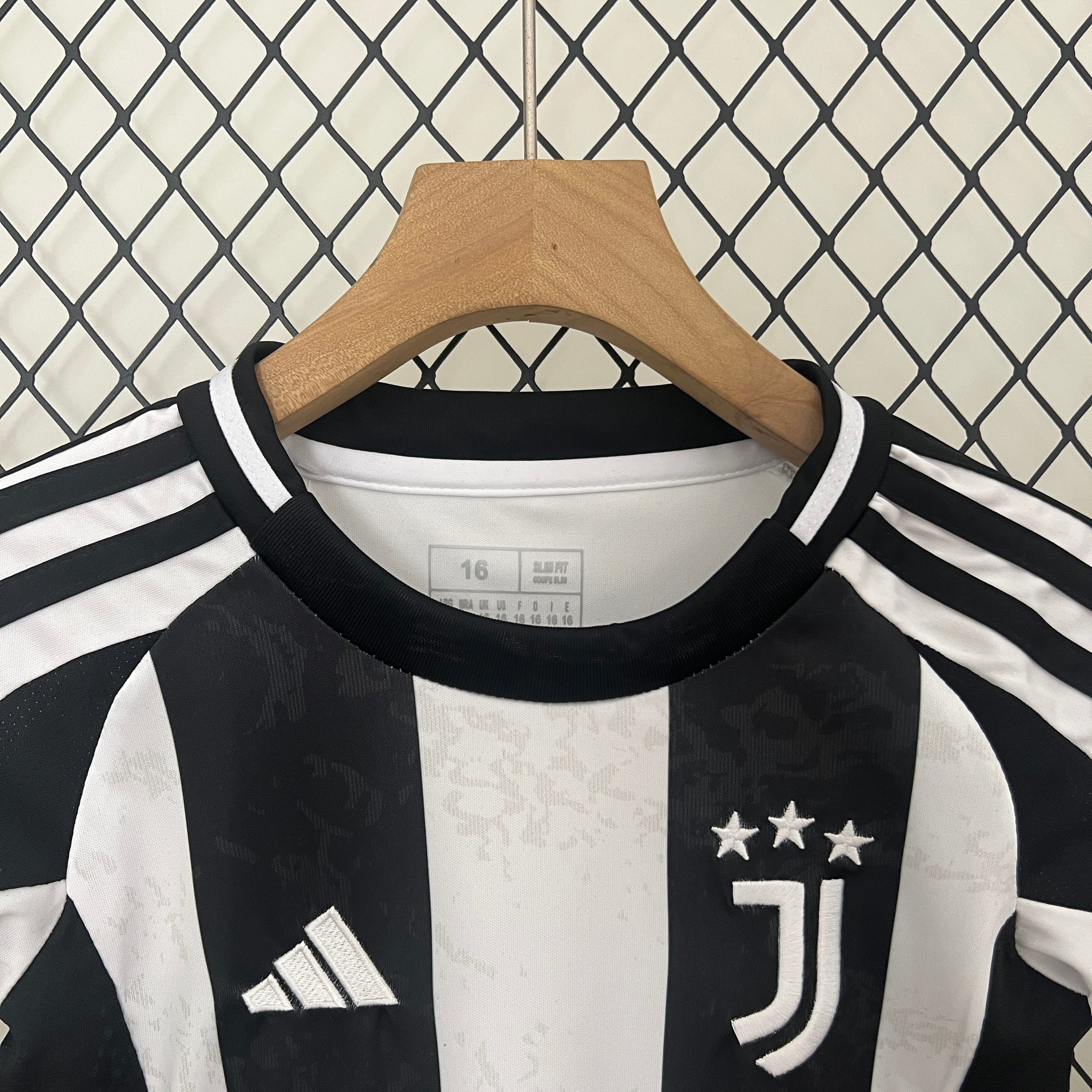juventus 24 25 kids football kit home