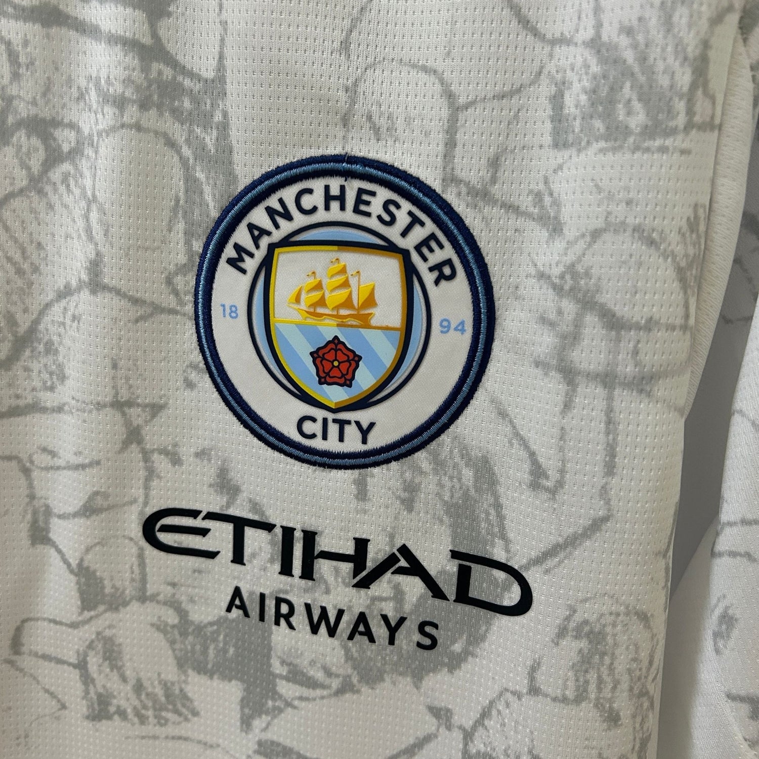 25/26 Manchester City Away Shirt