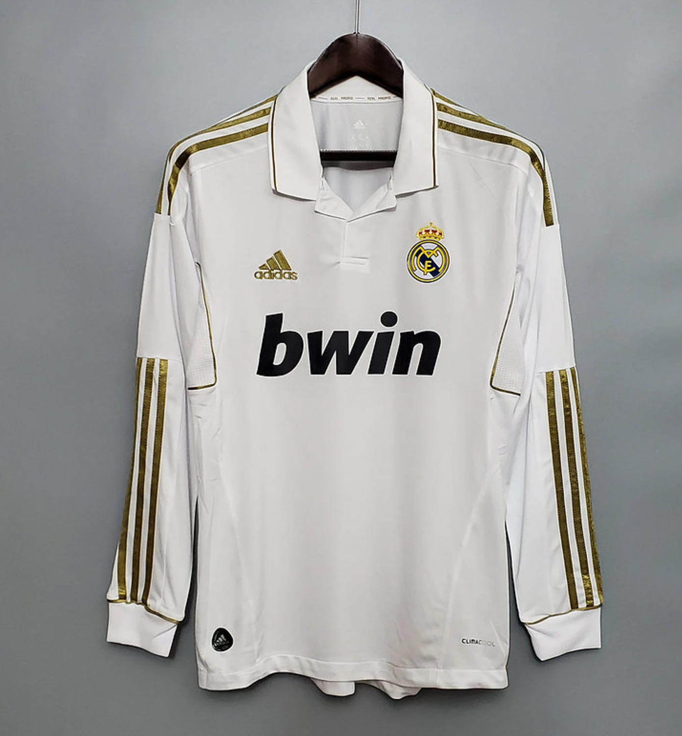retro real madrid jersey long sleeves 2011 2012