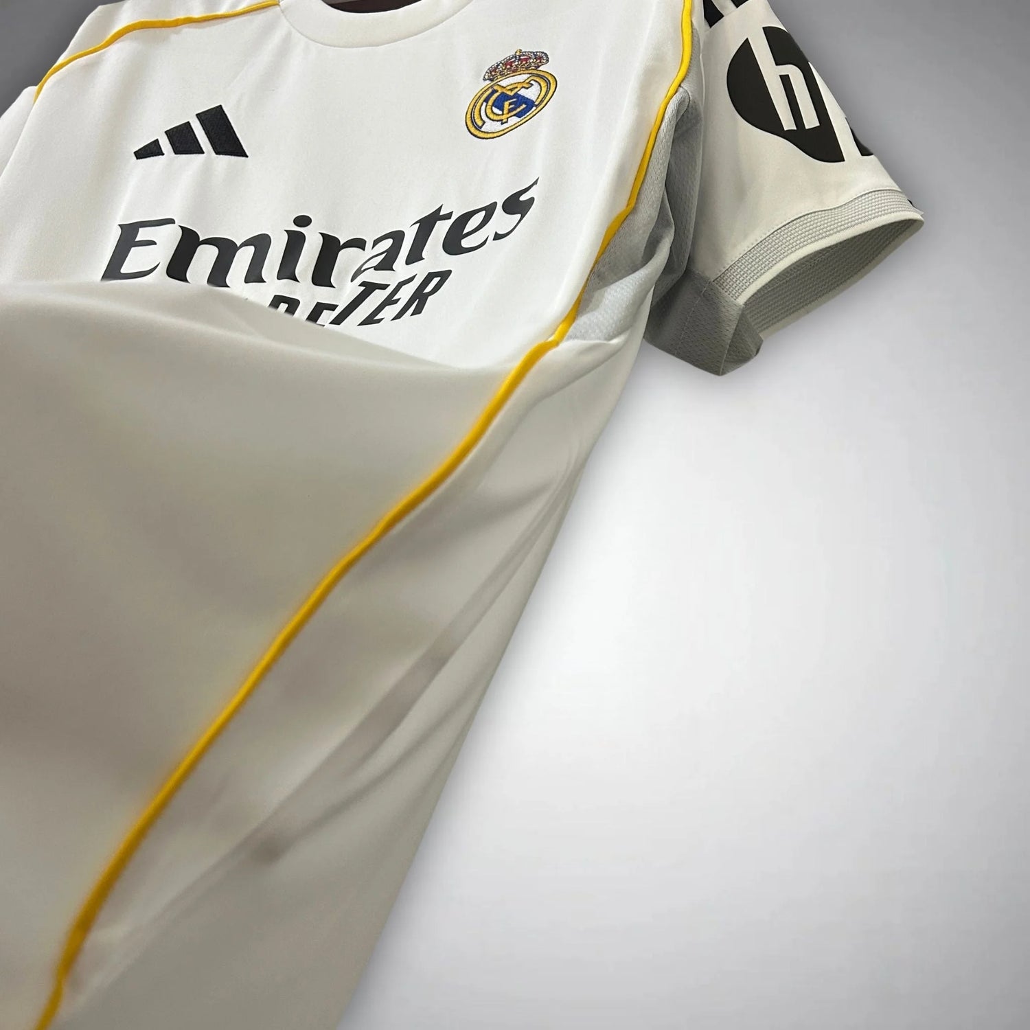 2025-2026 Real Madrid Shirt - Home